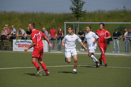 benefiz-fussballspiel