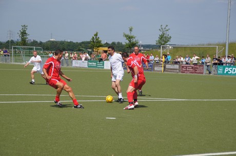 benefiz-fussballspiel