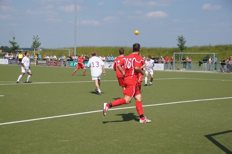 benefiz-fussballspiel