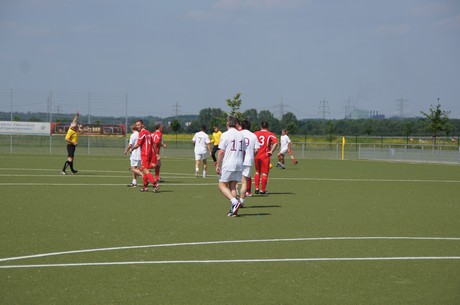 benefiz-fussballspiel