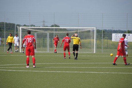 benefiz-fussballspiel