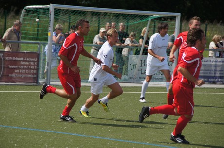benefiz-fussballspiel