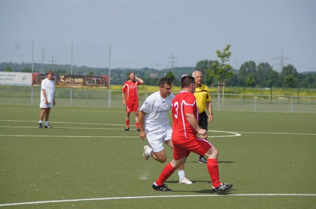 benefiz-fussballspiel