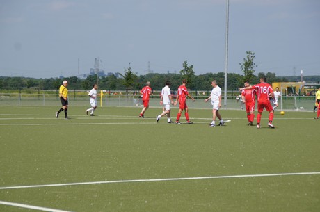 benefiz-fussballspiel