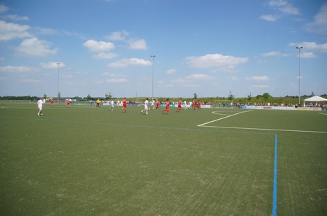 benefiz-fussballspiel