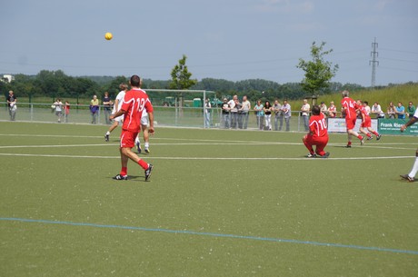 benefiz-fussballspiel