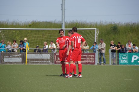 benefiz-fussballspiel