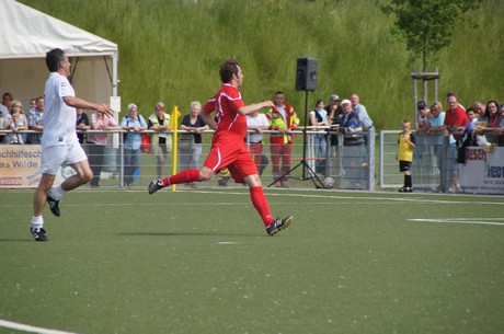 benefiz-fussballspiel