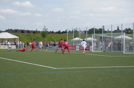 benefiz-fussballspiel