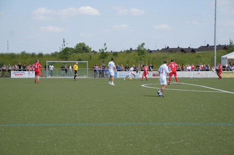 benefiz-fussballspiel