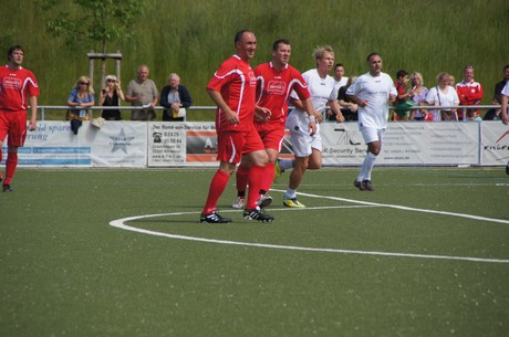 benefiz-fussballspiel