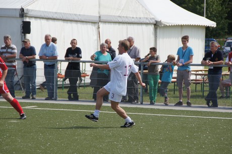 benefiz-fussballspiel