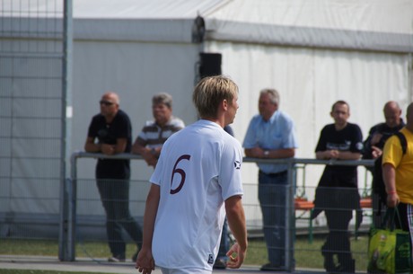 benefiz-fussballspiel