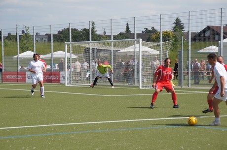 benefiz-fussballspiel