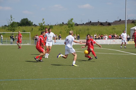 benefiz-fussballspiel