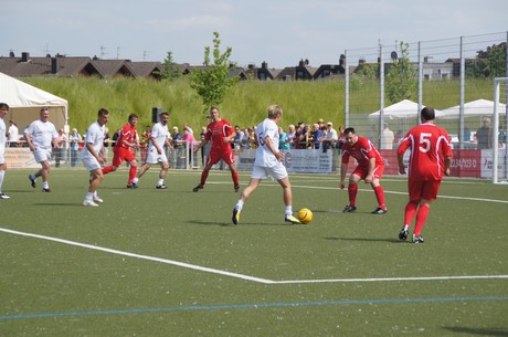 benefiz-fussballspiel