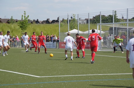 benefiz-fussballspiel