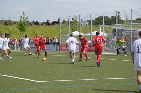 benefiz-fussballspiel