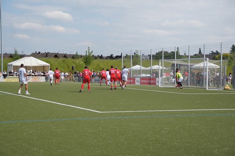 benefiz-fussballspiel