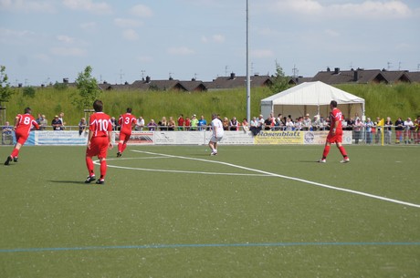 benefiz-fussballspiel