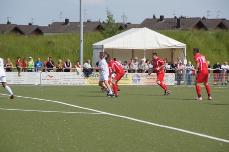 benefiz-fussballspiel