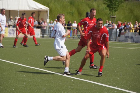 benefiz-fussballspiel