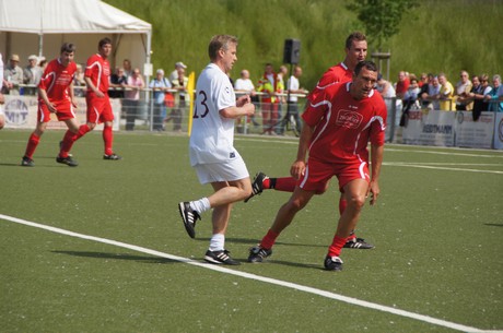 benefiz-fussballspiel