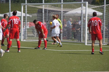 benefiz-fussballspiel