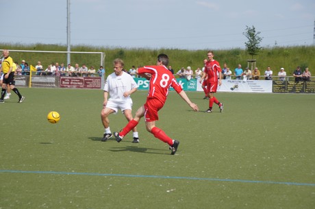 benefiz-fussballspiel