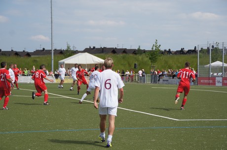 benefiz-fussballspiel