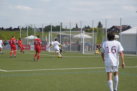 benefiz-fussballspiel