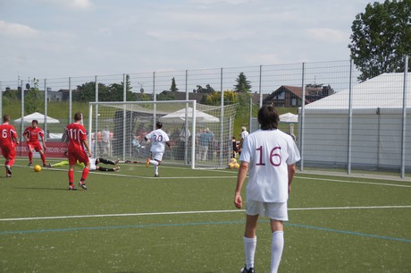benefiz-fussballspiel