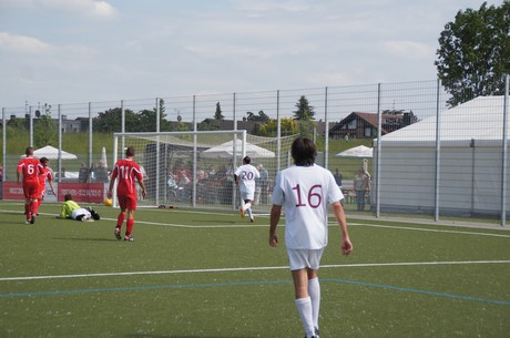 benefiz-fussballspiel