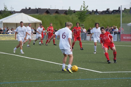 benefiz-fussballspiel