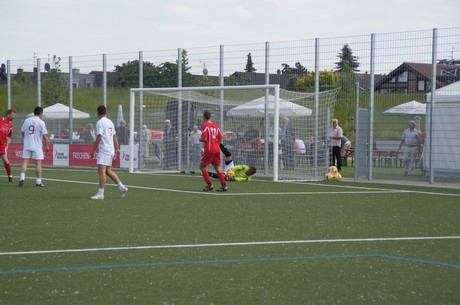 benefiz-fussballspiel