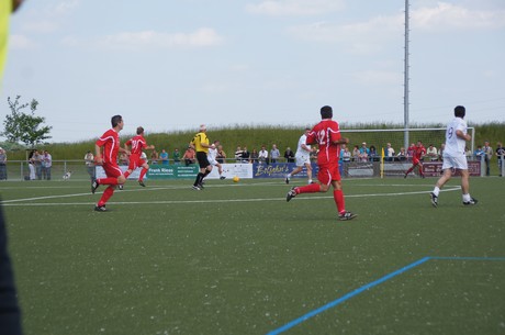 benefiz-fussballspiel
