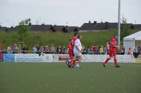 benefiz-fussballspiel