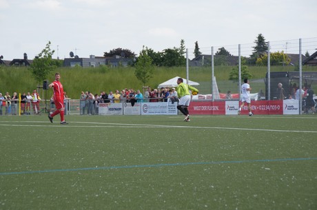 benefiz-fussballspiel