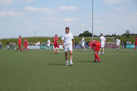 benefiz-fussballspiel