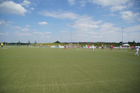 benefiz-fussballspiel