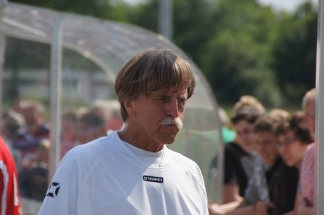 benefiz-fussballspiel