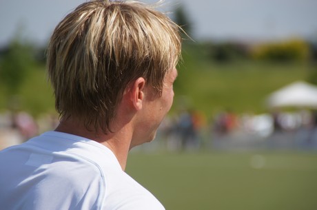 benefiz-fussballspiel