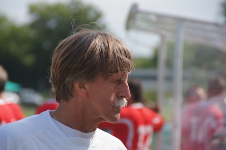 benefiz-fussballspiel