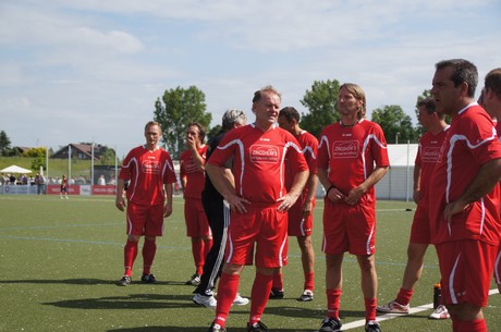 benefiz-fussballspiel