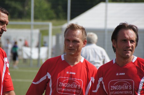 benefiz-fussballspiel