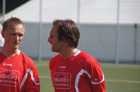 benefiz-fussballspiel
