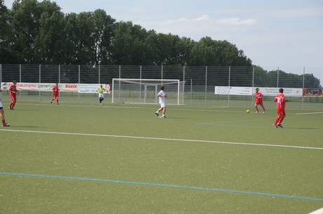 benefiz-fussballspiel