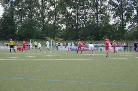 benefiz-fussballspiel