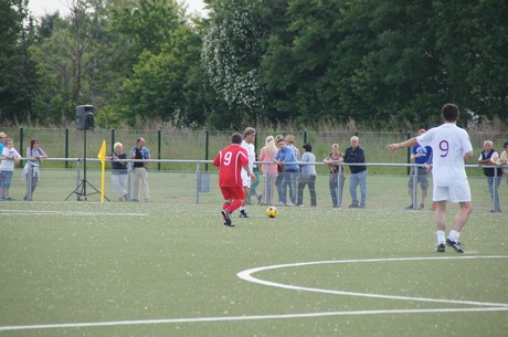 benefiz-fussballspiel