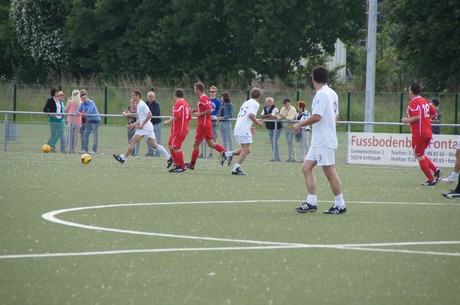 benefiz-fussballspiel